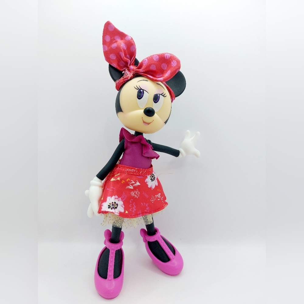 Disney Minnie‎ Mouse Oh So Chic Premium Fashion Doll 9"